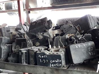 TOYOTA YARİS ÇIKMA ABS BEYİNLERI GÜVEN TOYOTA 'DA